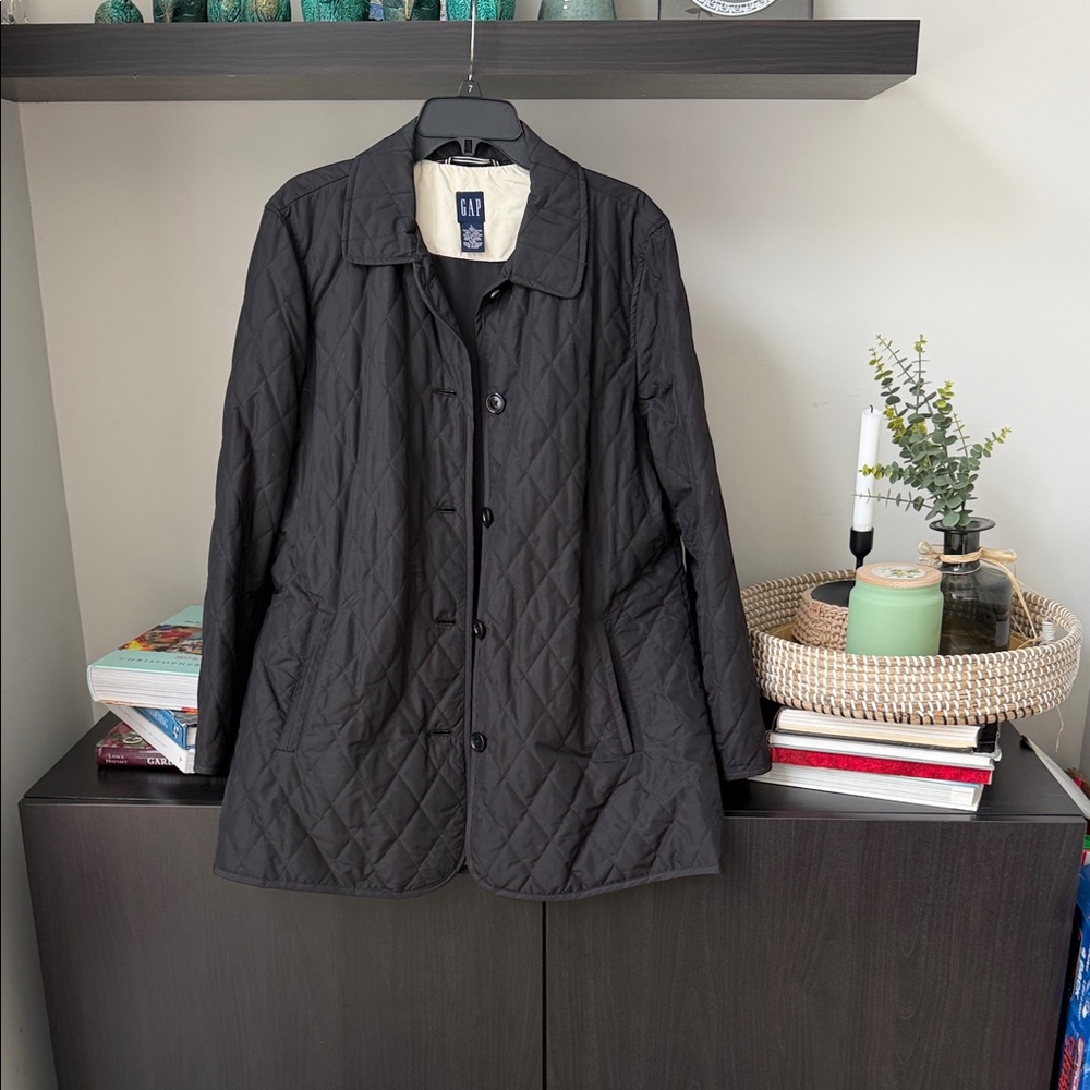GAP Quilted Coat in Color Black and Size 10 - Picture 2 of 9